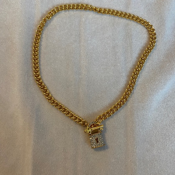 Juicy Couture Lock Short Necklace Gold Color - Picture 2 of 4